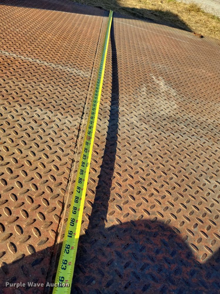 image for item EA2640 1998 Ford F800 hook lift truck