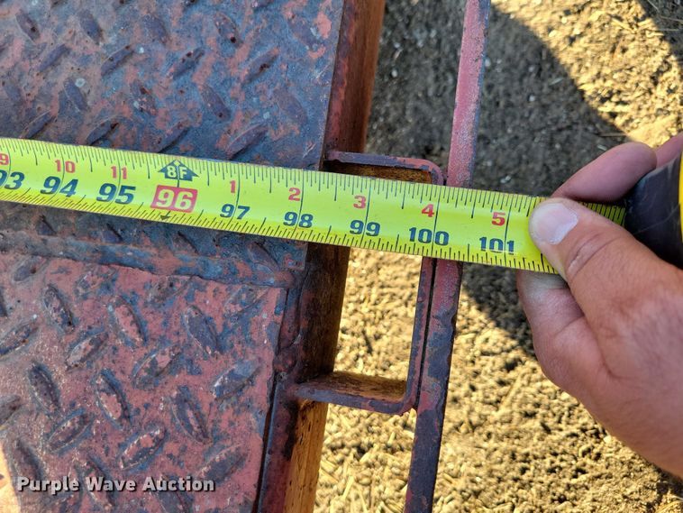 image for item EA2640 1998 Ford F800 hook lift truck