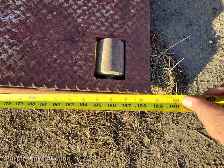 image for item EA2640 1998 Ford F800 hook lift truck