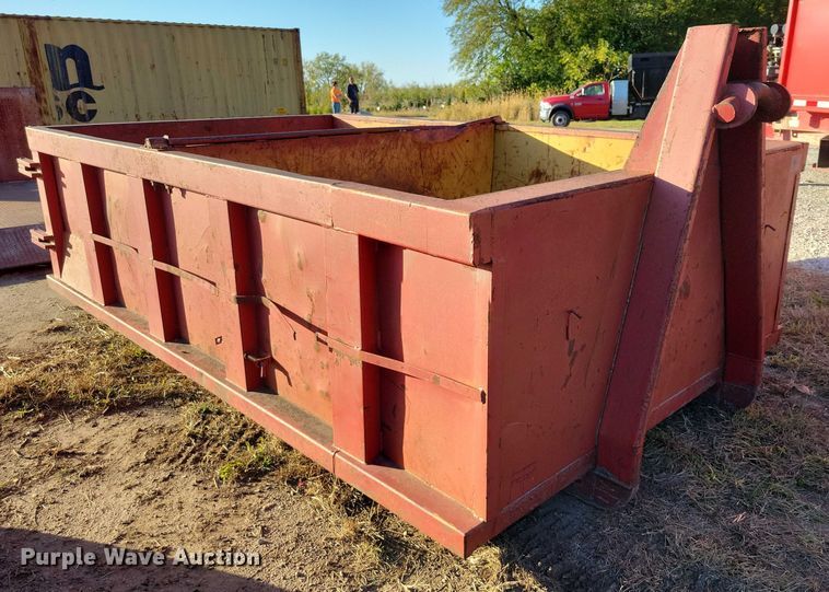 image for item EA2640 1998 Ford F800 hook lift truck