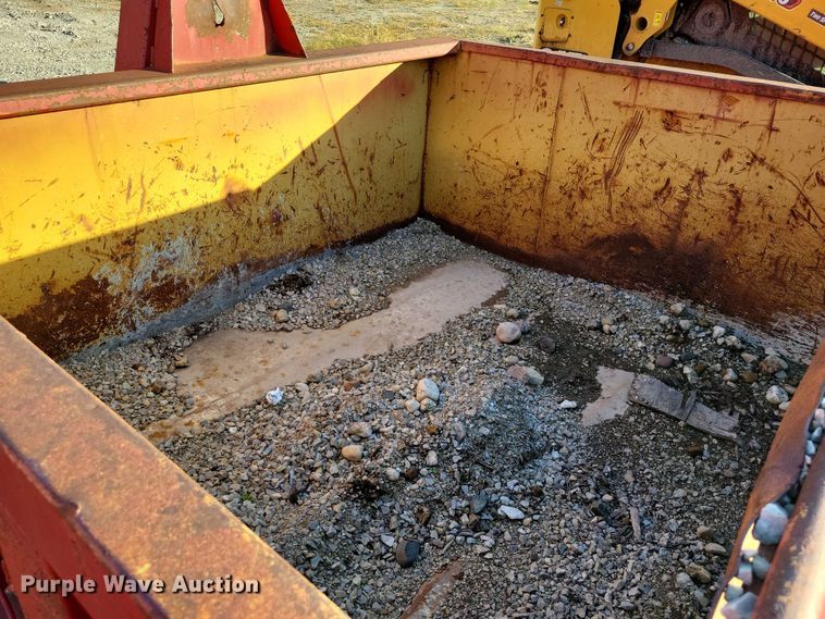 image for item EA2640 1998 Ford F800 hook lift truck