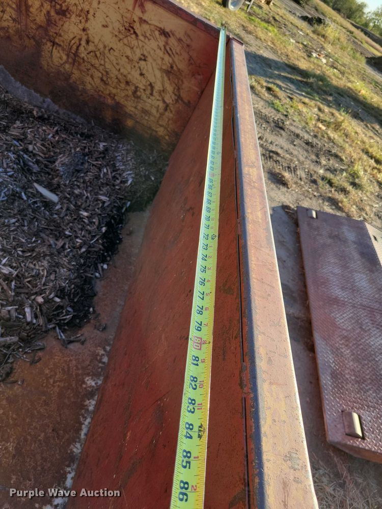 image for item EA2640 1998 Ford F800 hook lift truck