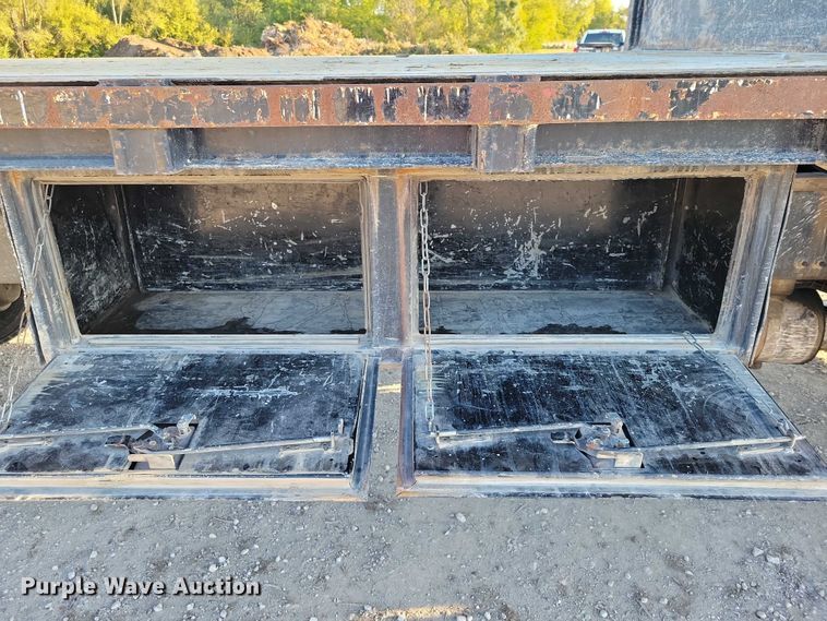 image for item EA2641 2007 Sterling LT8500 dump flatbed truck