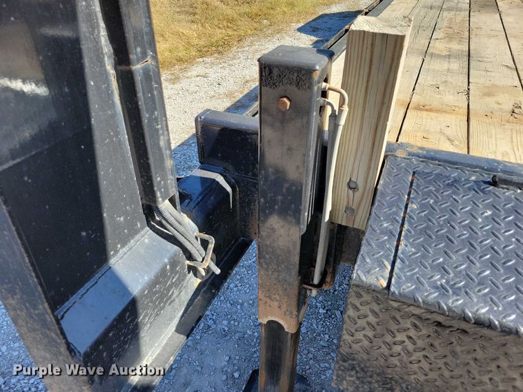 image for item EA2644 2019 Midsota tilt deck equipment trailer