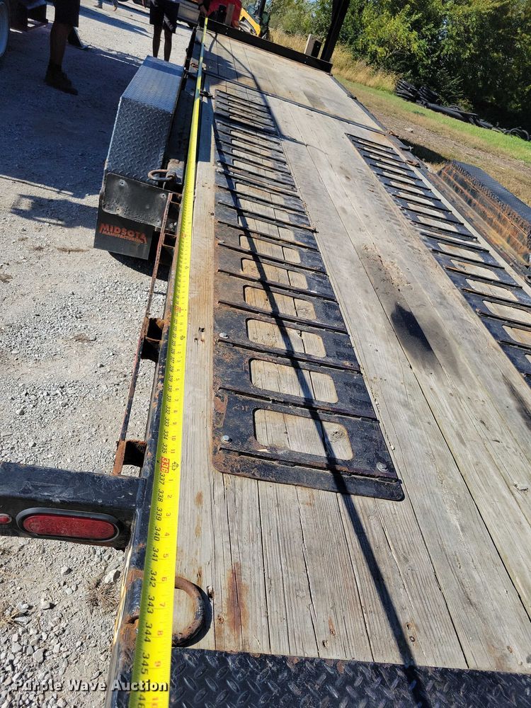 image for item EA2644 2019 Midsota tilt deck equipment trailer