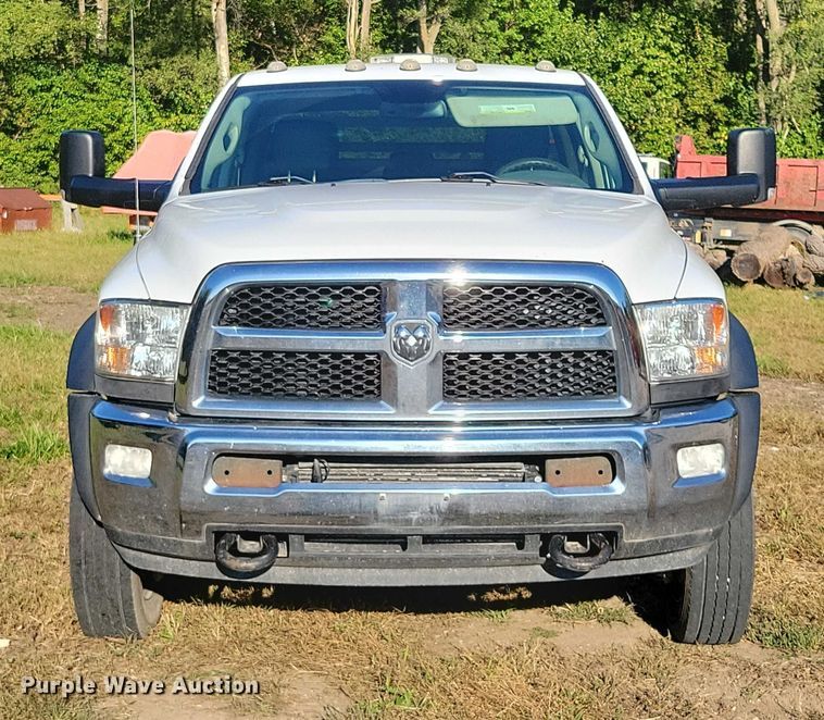 image for item EA2646 2017 RAM 5500 Crew Cab flatbed truck