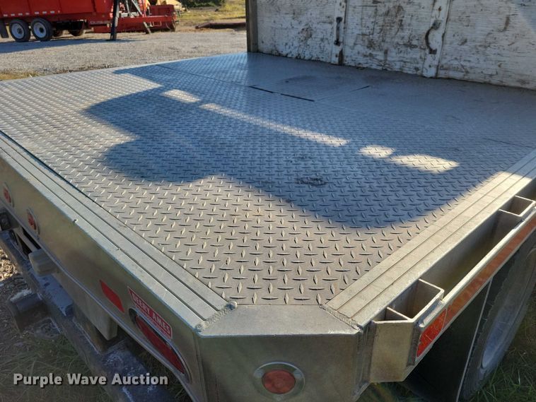 image for item EA2646 2017 RAM 5500 Crew Cab flatbed truck