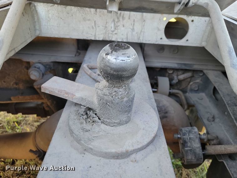 image for item EA2646 2017 RAM 5500 Crew Cab flatbed truck