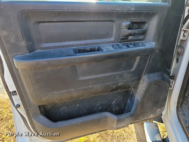 image for item EA2646 2017 RAM 5500 Crew Cab flatbed truck