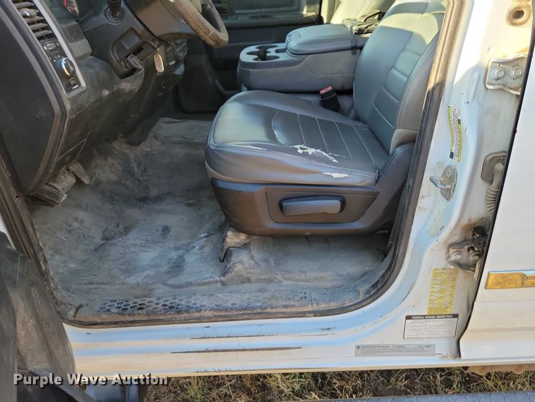 image for item EA2646 2017 RAM 5500 Crew Cab flatbed truck