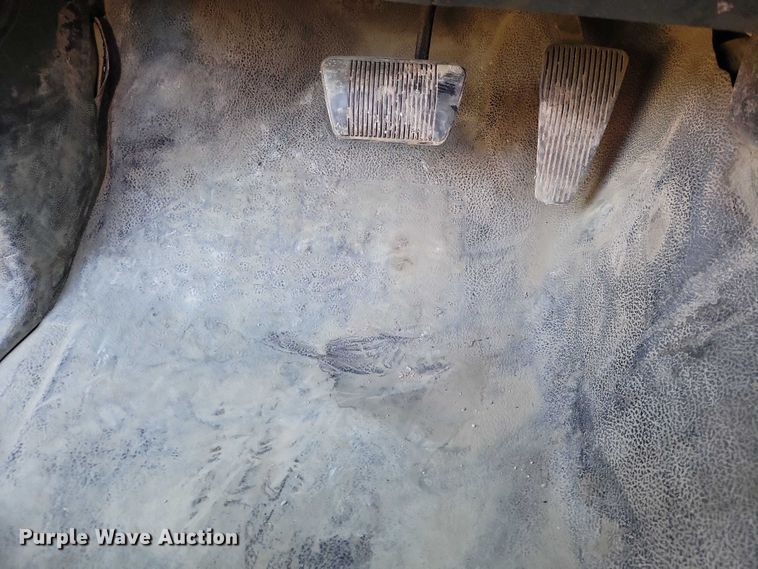 image for item EA2646 2017 RAM 5500 Crew Cab flatbed truck