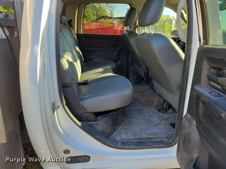 image for item EA2646 2017 RAM 5500 Crew Cab flatbed truck