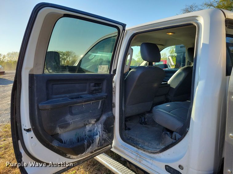 image for item EA2646 2017 RAM 5500 Crew Cab flatbed truck