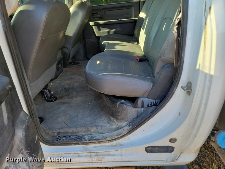 image for item EA2646 2017 RAM 5500 Crew Cab flatbed truck