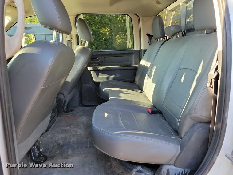 image for item EA2646 2017 RAM 5500 Crew Cab flatbed truck