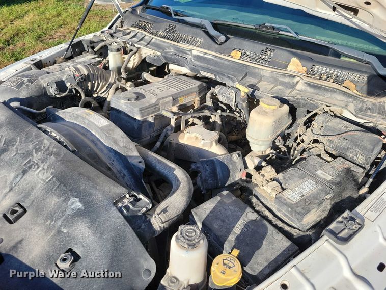 image for item EA2646 2017 RAM 5500 Crew Cab flatbed truck