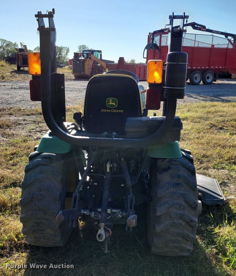 image for item EA2647 2014 John Deere 2025R MFWD tractor