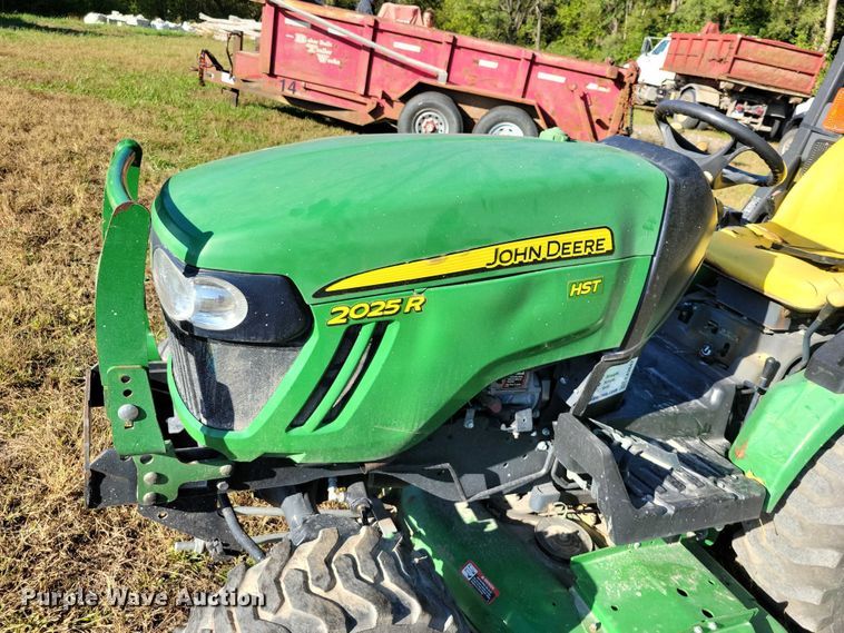 image for item EA2647 2014 John Deere 2025R MFWD tractor