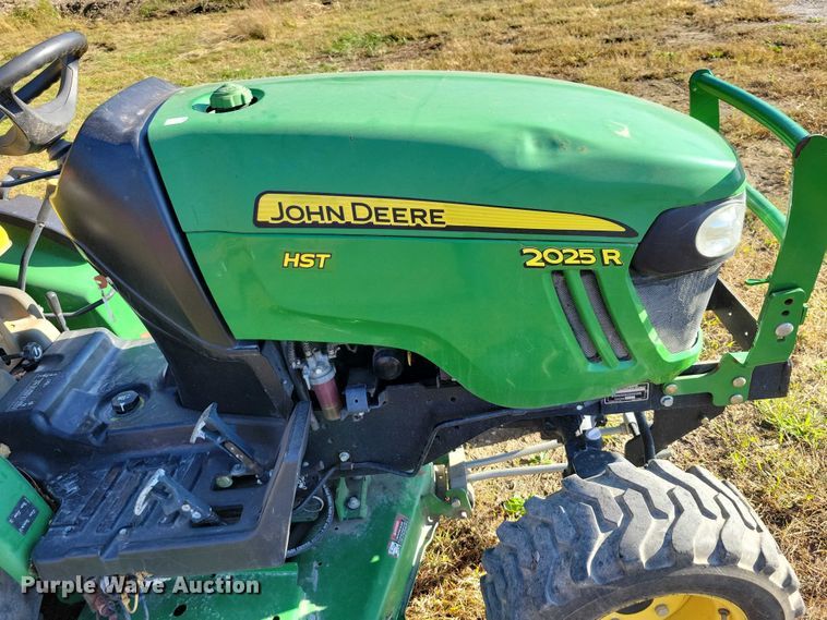 image for item EA2647 2014 John Deere 2025R MFWD tractor