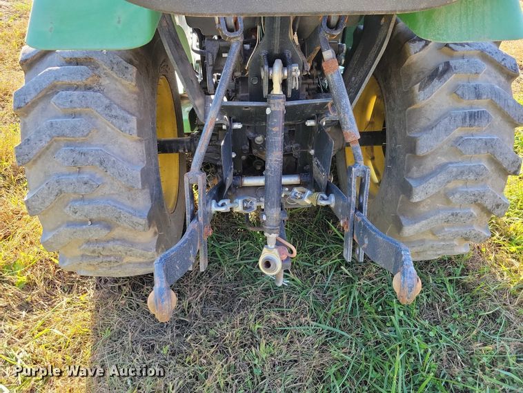 image for item EA2647 2014 John Deere 2025R MFWD tractor