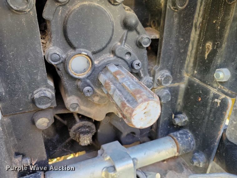 image for item EA2647 2014 John Deere 2025R MFWD tractor