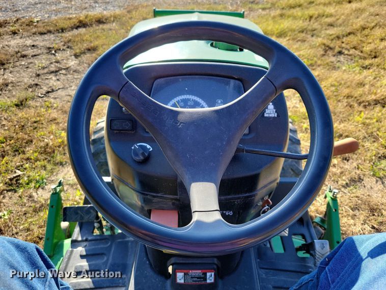 image for item EA2647 2014 John Deere 2025R MFWD tractor