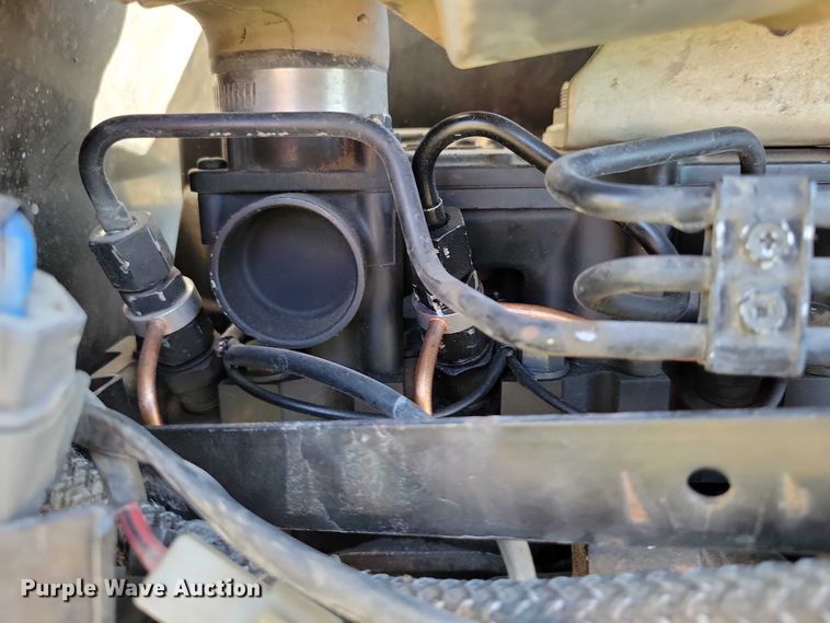 image for item EA2647 2014 John Deere 2025R MFWD tractor