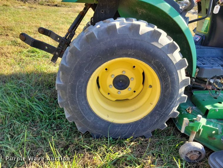 image for item EA2647 2014 John Deere 2025R MFWD tractor