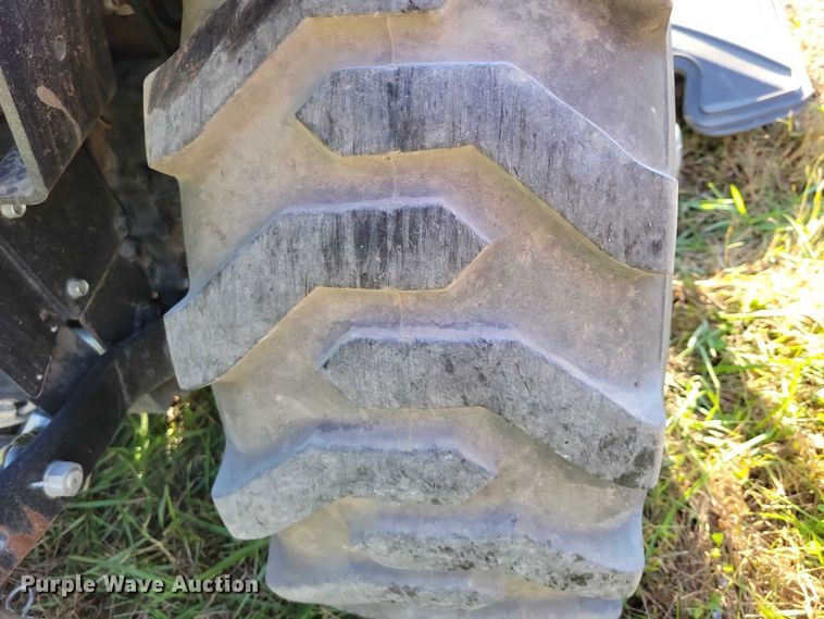 image for item EA2647 2014 John Deere 2025R MFWD tractor