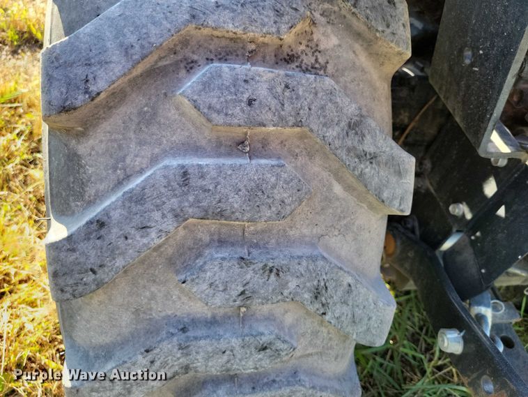 image for item EA2647 2014 John Deere 2025R MFWD tractor