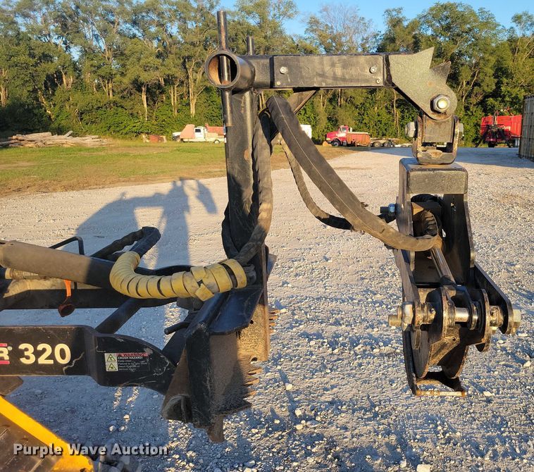 image for item EA2651 Branch Manager T10014 compact utility loader grapple