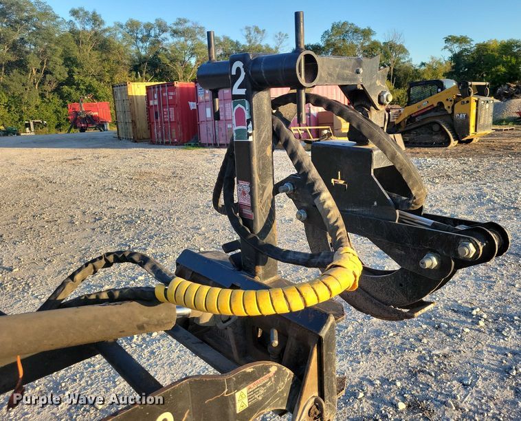 image for item EA2651 Branch Manager T10014 compact utility loader grapple