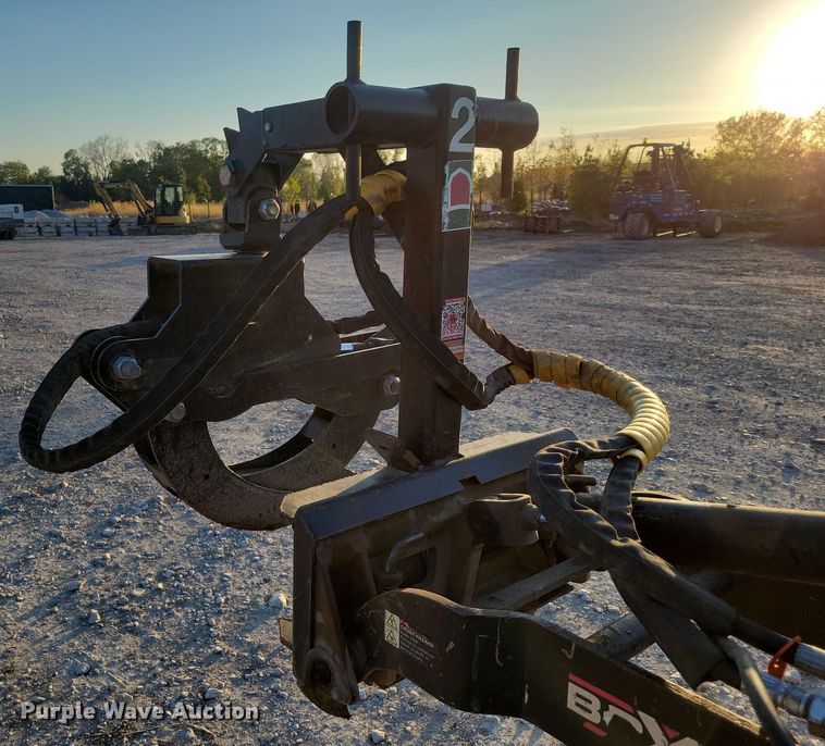 image for item EA2651 Branch Manager T10014 compact utility loader grapple