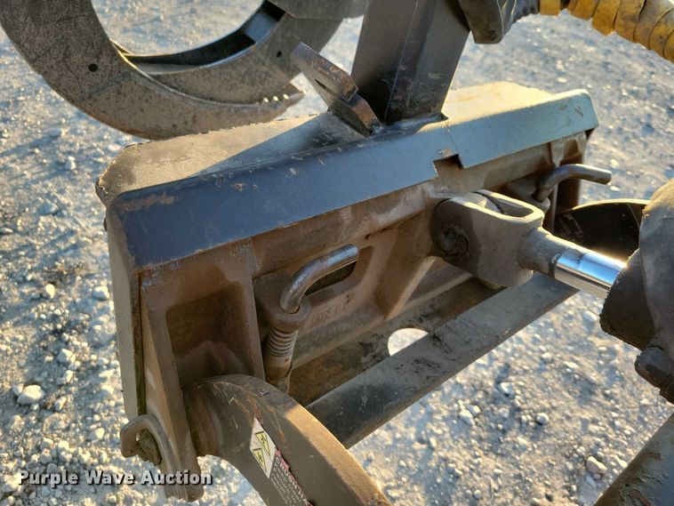 image for item EA2651 Branch Manager T10014 compact utility loader grapple