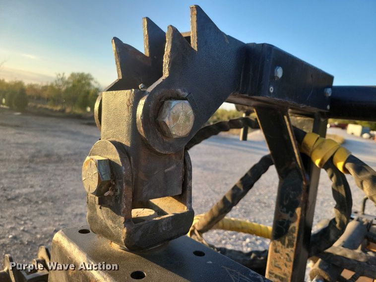 image for item EA2651 Branch Manager T10014 compact utility loader grapple