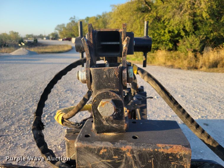 image for item EA2651 Branch Manager T10014 compact utility loader grapple