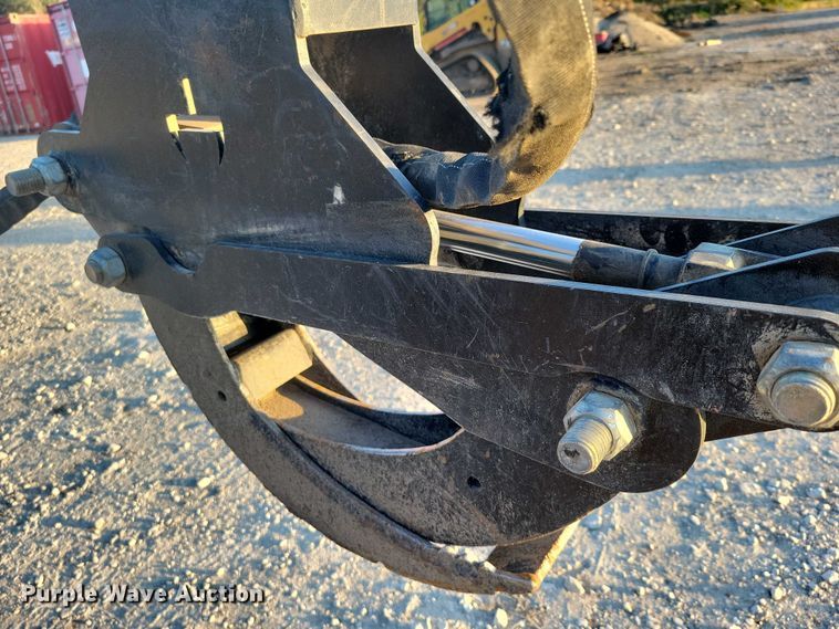 image for item EA2651 Branch Manager T10014 compact utility loader grapple