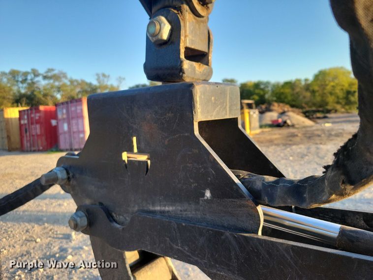 image for item EA2651 Branch Manager T10014 compact utility loader grapple