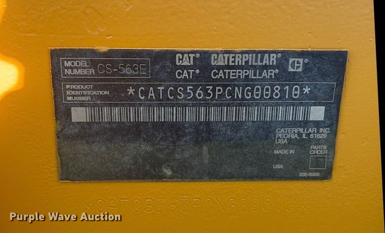 image for item EA6979 2004 Caterpillar CS-563E single drum vibratory roller