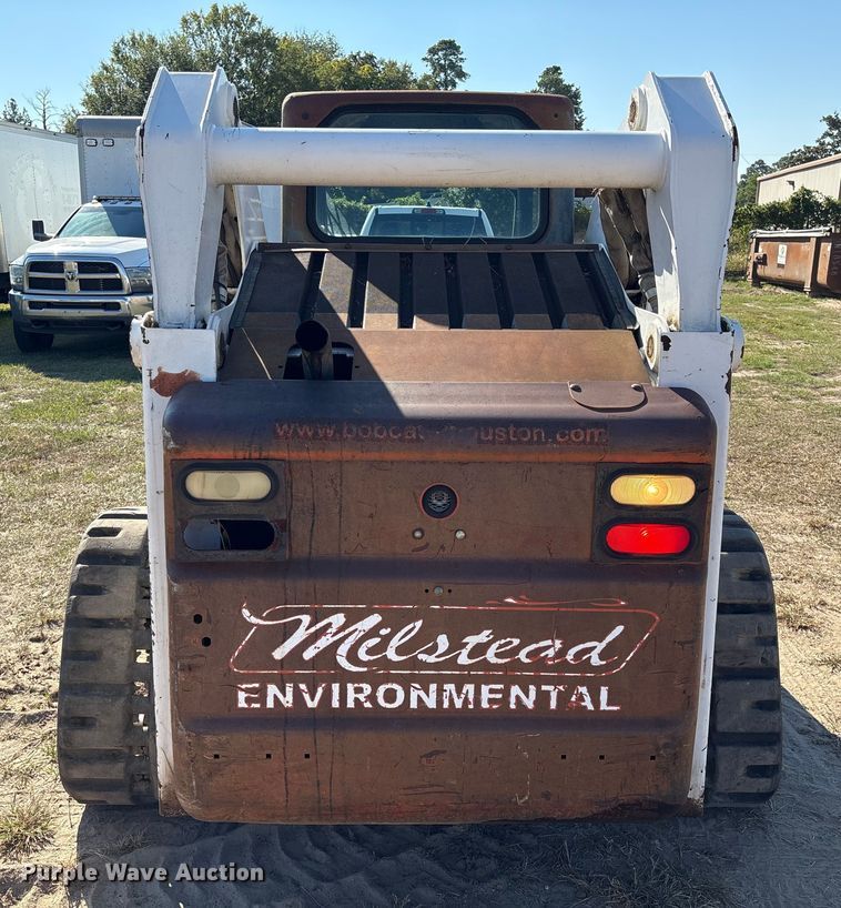 image for item EA6992 2005 Bobcat T300 tracked skid steer loader