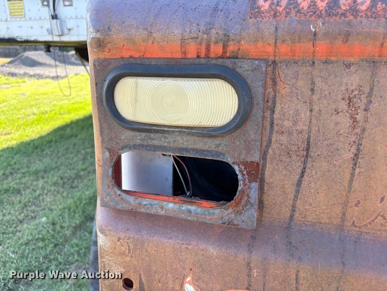 image for item EA6992 2005 Bobcat T300 tracked skid steer loader