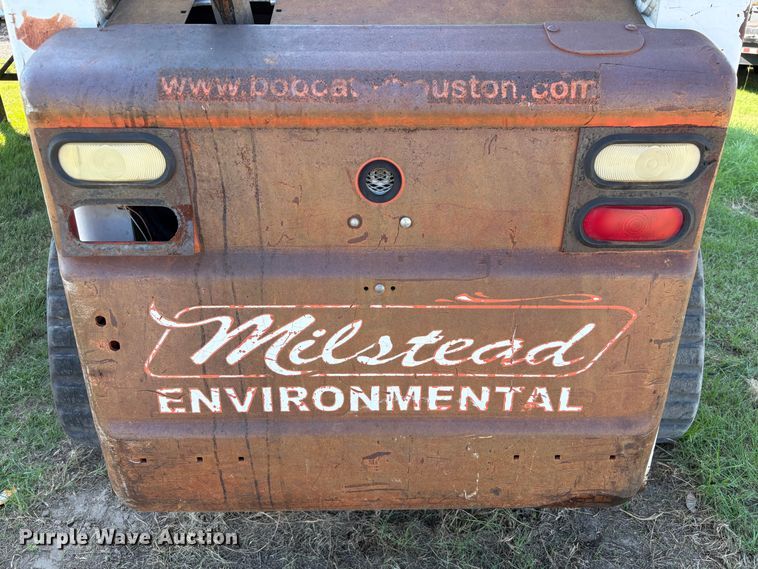 image for item EA6992 2005 Bobcat T300 tracked skid steer loader