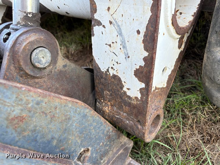 image for item EA6992 2005 Bobcat T300 tracked skid steer loader