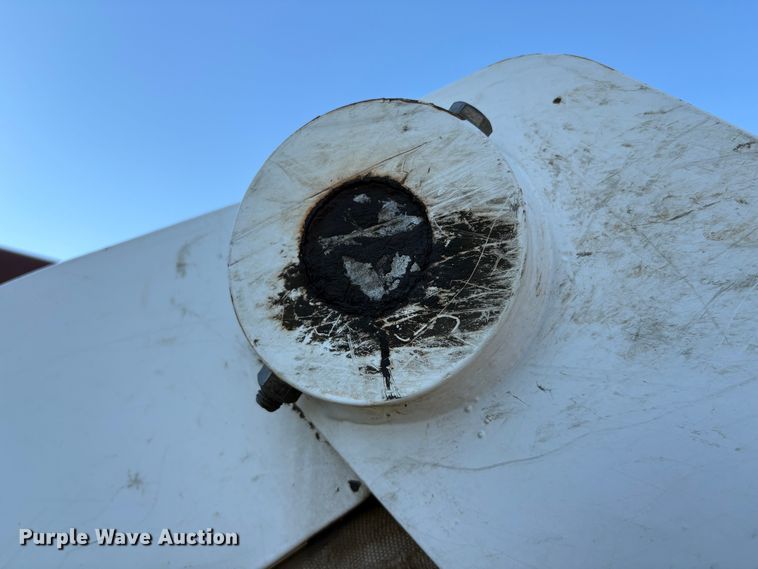 image for item EA6992 2005 Bobcat T300 tracked skid steer loader