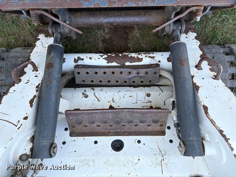 image for item EA6992 2005 Bobcat T300 tracked skid steer loader