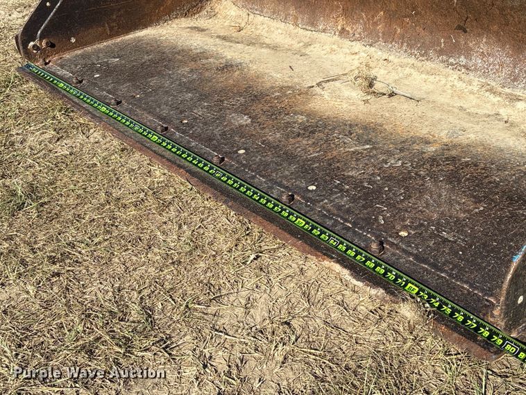 image for item EA6992 2005 Bobcat T300 tracked skid steer loader