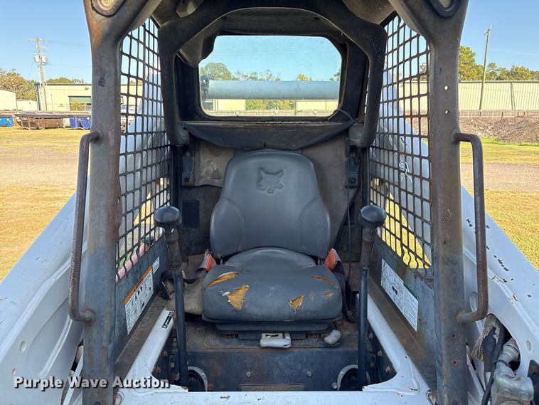 image for item EA6992 2005 Bobcat T300 tracked skid steer loader