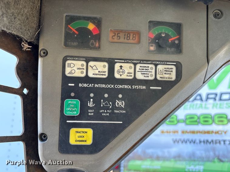 image for item EA6992 2005 Bobcat T300 tracked skid steer loader