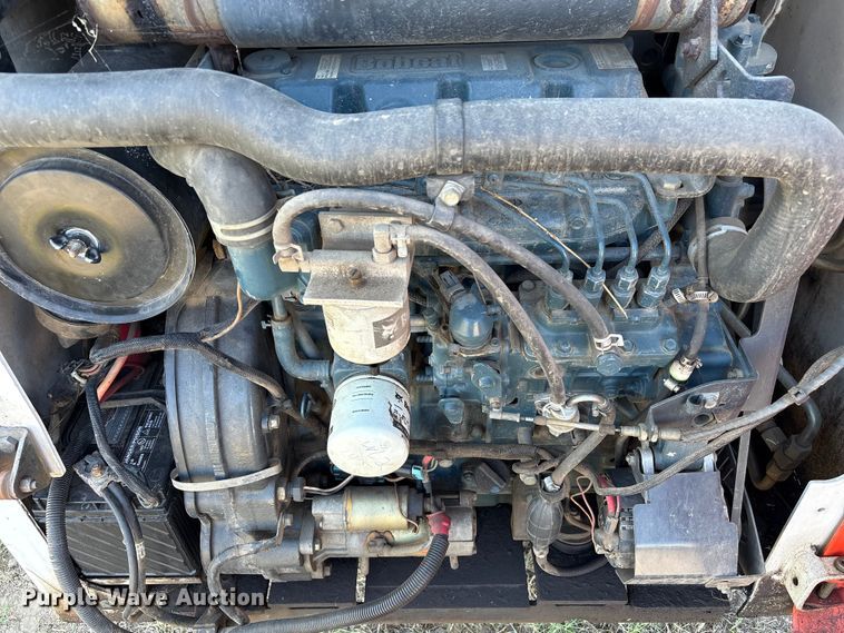 image for item EA6992 2005 Bobcat T300 tracked skid steer loader