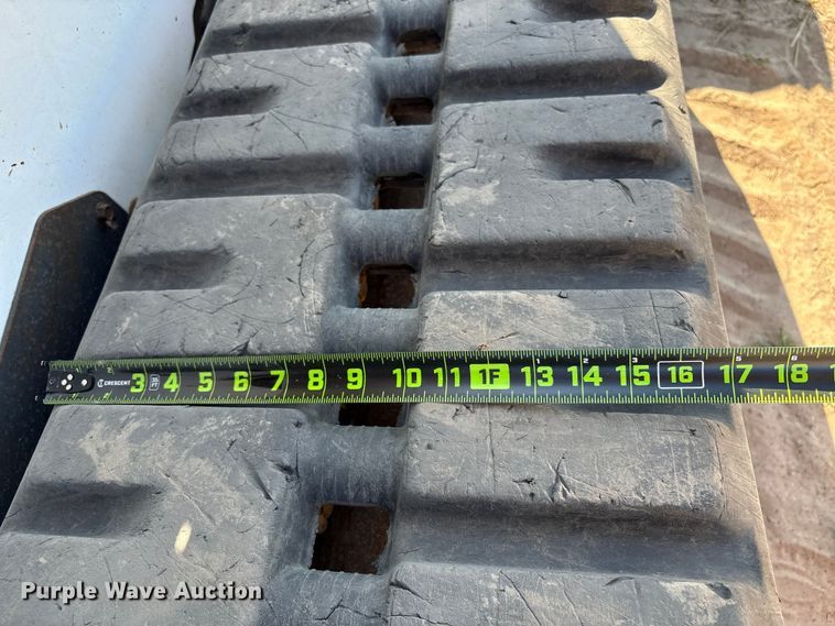 image for item EA6992 2005 Bobcat T300 tracked skid steer loader